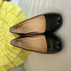 Naturalizer patent leather pump